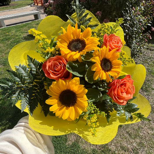 Ramo Girasoles y rosas